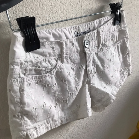 White Cotton Shorts With Design - Picture 3 of 4